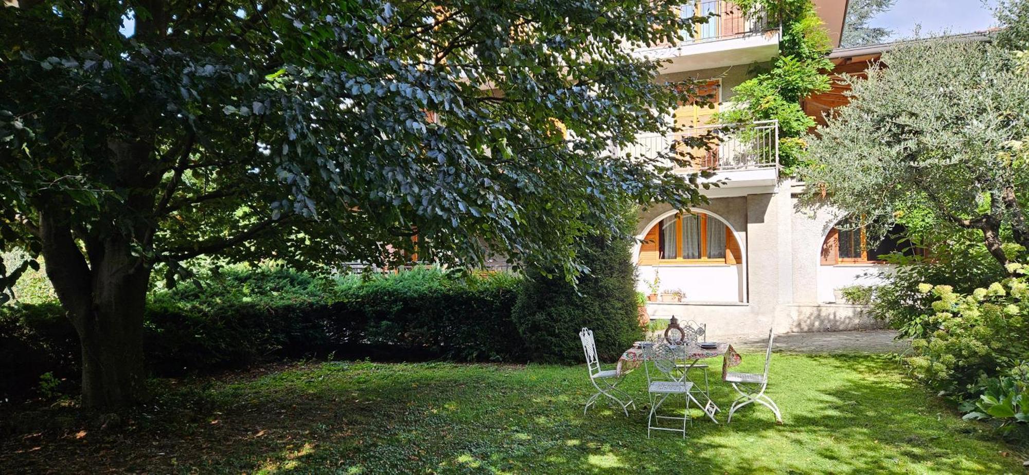 Appartamento Con Ingresso Autonomo, Giardino Privato E Portico Introbio Exteriér fotografie