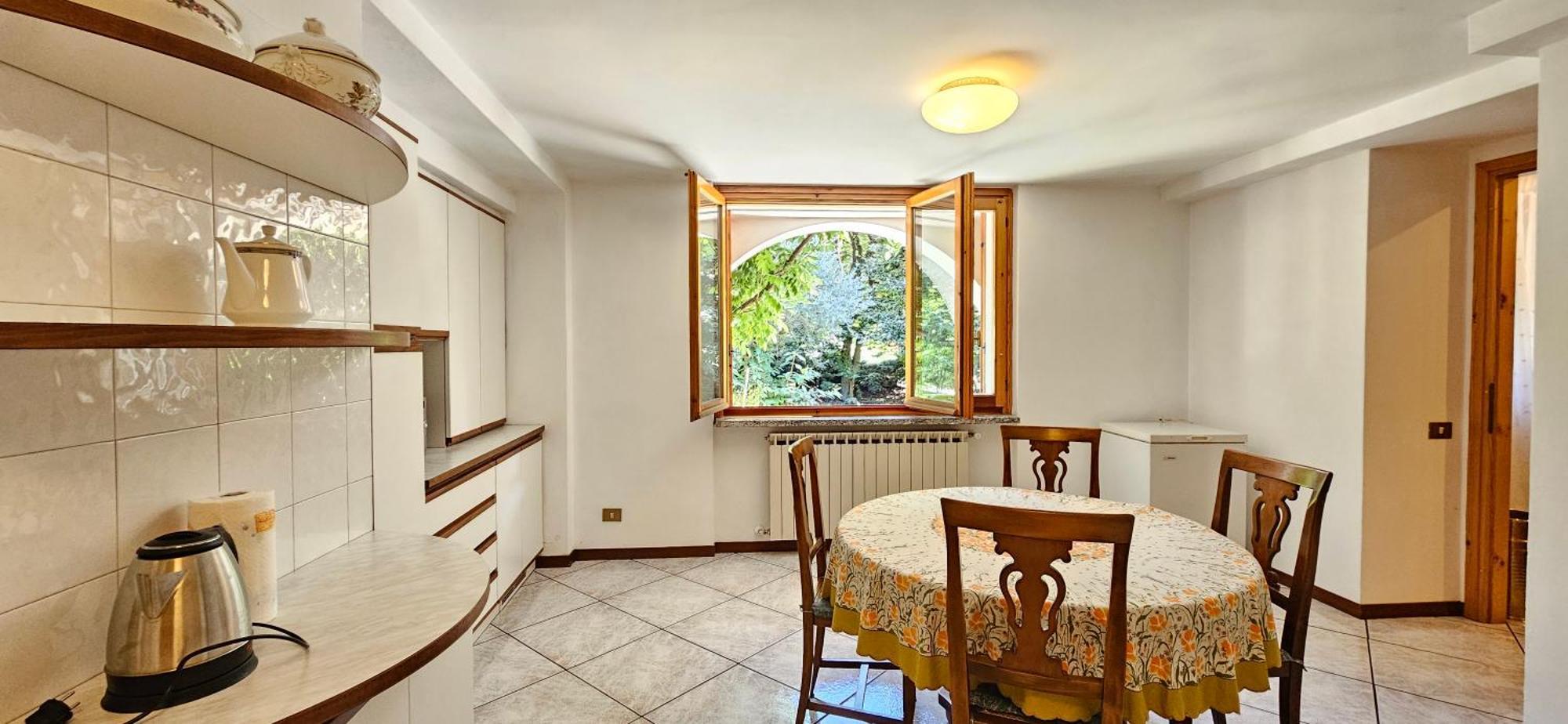 Appartamento Con Ingresso Autonomo, Giardino Privato E Portico Introbio Exteriér fotografie