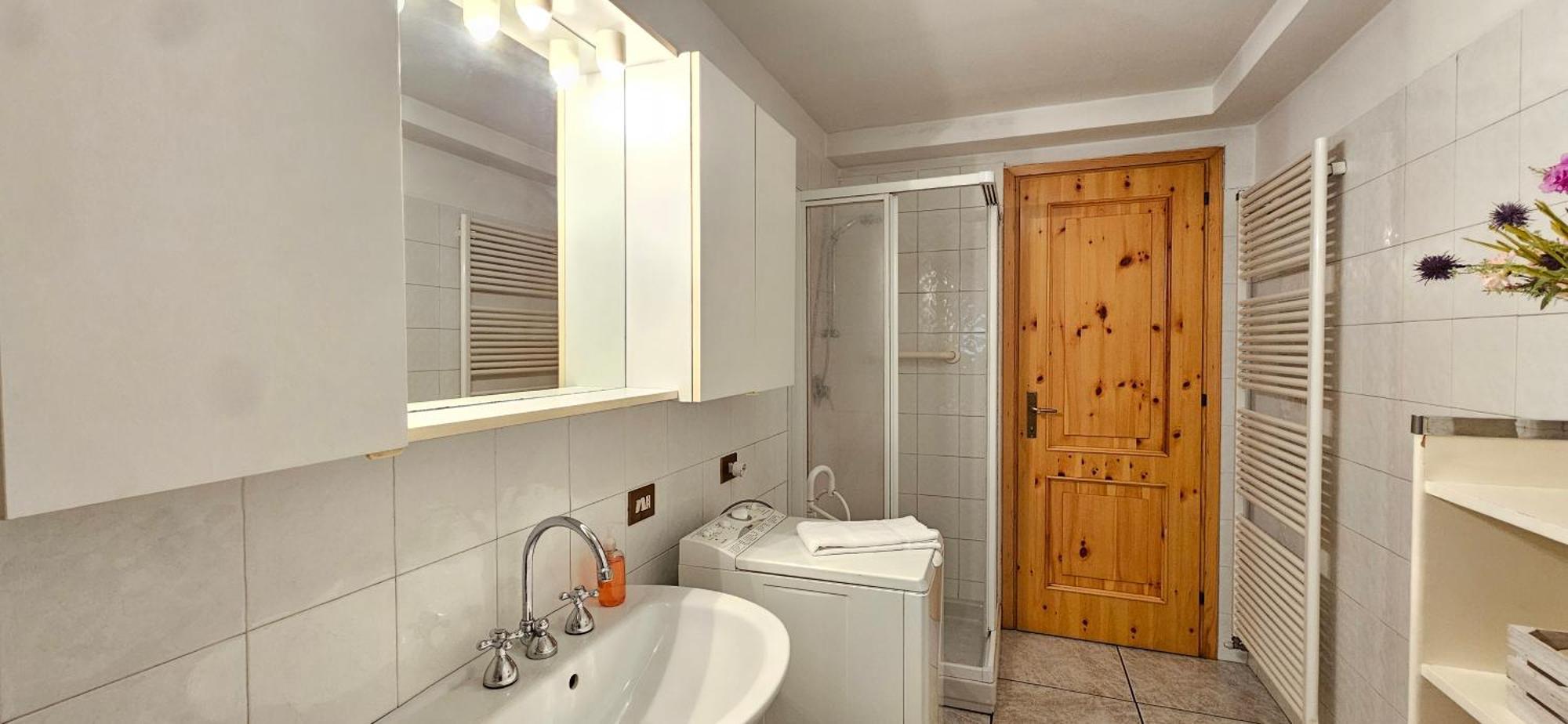 Appartamento Con Ingresso Autonomo, Giardino Privato E Portico Introbio Exteriér fotografie